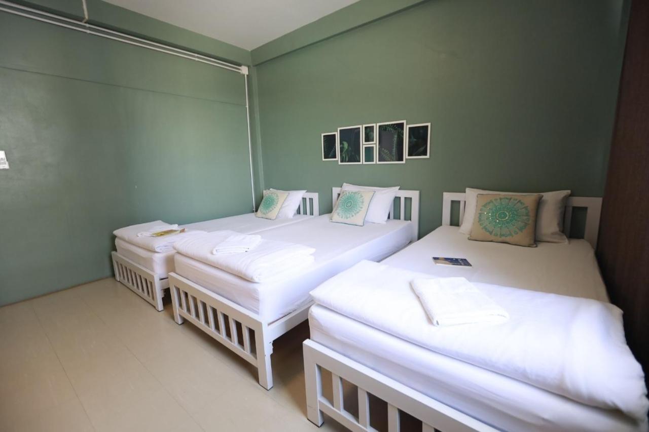 Nara Cafe And Hostel Bangkok Exterior foto